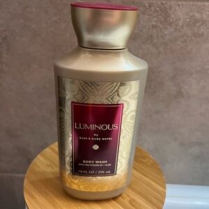 Bath & Body Works Luminous shower gel